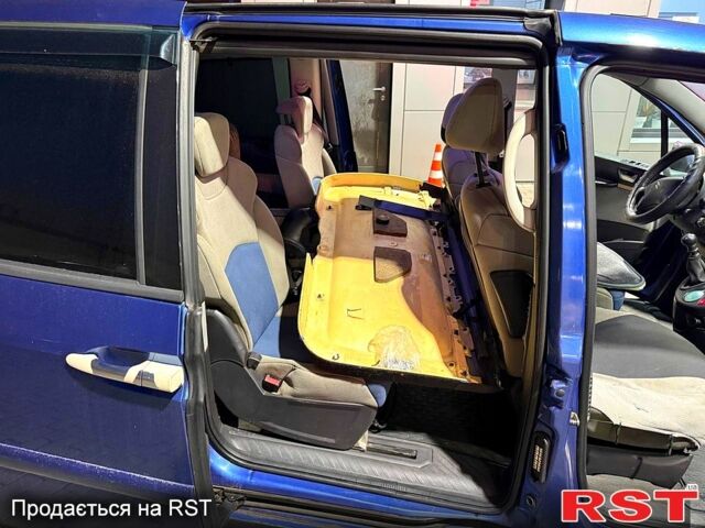 Синий Ситроен С8, объемом двигателя 2.2 л и пробегом 362 тыс. км за 4200 $, фото 10 на Automoto.ua