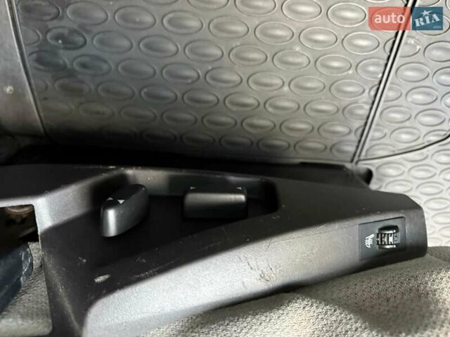 Синій Сітроен С8, об'ємом двигуна 2.23 л та пробігом 362 тис. км за 4200 $, фото 23 на Automoto.ua