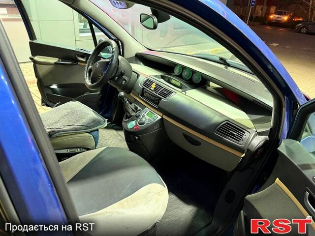 Синий Ситроен С8, объемом двигателя 2.2 л и пробегом 362 тыс. км за 4200 $, фото 9 на Automoto.ua