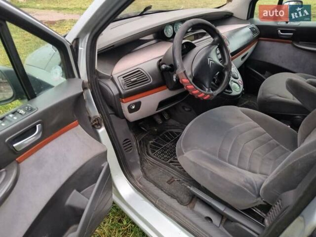 Ситроен С8 2004 в Луцке на Automoto.ua Синий Ситроен С8, объемом двигателя 2.2 л и пробегом 300 тыс. км за 3200 $, фото 2 на Automoto.ua