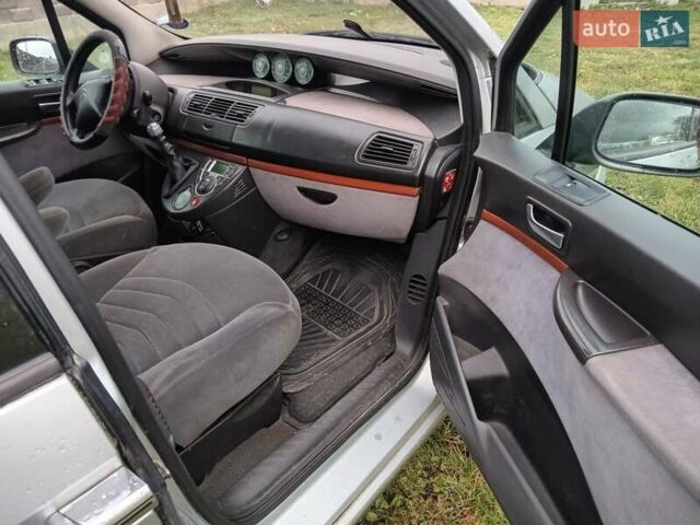 Ситроен С8 2004 в Луцке на Automoto.ua Синий Ситроен С8, объемом двигателя 2.2 л и пробегом 300 тыс. км за 3200 $, фото 9 на Automoto.ua