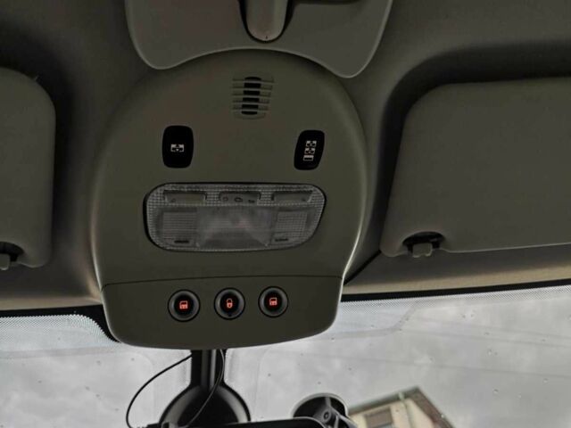 Синий Ситроен С8, объемом двигателя 2.2 л и пробегом 286 тыс. км за 5600 $, фото 9 на Automoto.ua