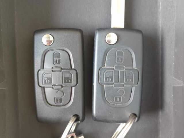 Синий Ситроен С8, объемом двигателя 2.2 л и пробегом 286 тыс. км за 5800 $, фото 8 на Automoto.ua