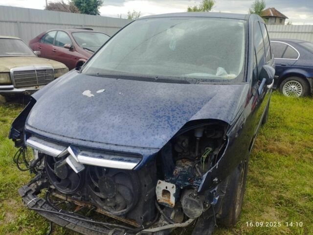 Синий Ситроен С8, объемом двигателя 2 л и пробегом 290 тыс. км за 2800 $, фото 4 на Automoto.ua