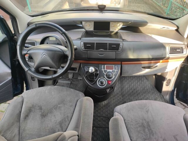 Синий Ситроен С8, объемом двигателя 2.2 л и пробегом 286 тыс. км за 5800 $, фото 4 на Automoto.ua