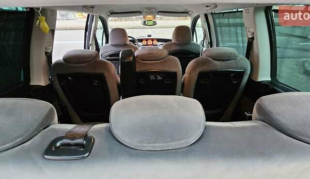 Синій Сітроен С8, об'ємом двигуна 2 л та пробігом 290 тис. км за 6500 $, фото 23 на Automoto.ua