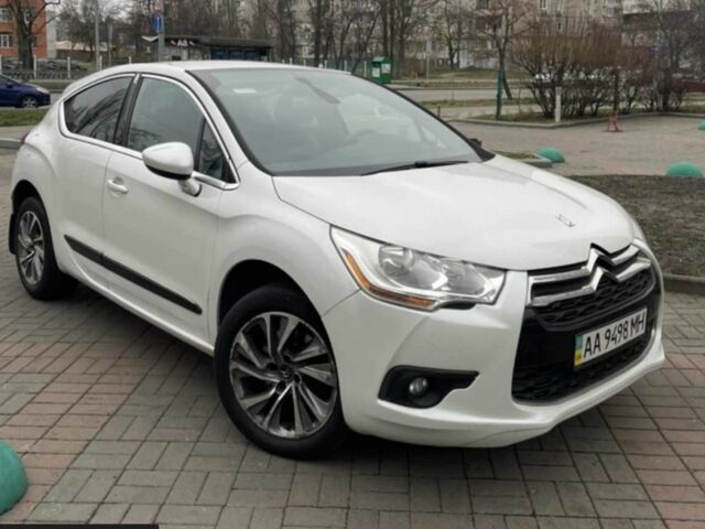 Белый Ситроен ДС, объемом двигателя 1.6 л и пробегом 97 тыс. км за 8300 $, фото 2 на Automoto.ua