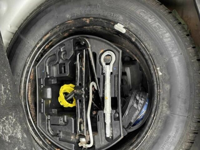 Белый Ситроен ДС, объемом двигателя 1.6 л и пробегом 97 тыс. км за 8300 $, фото 20 на Automoto.ua