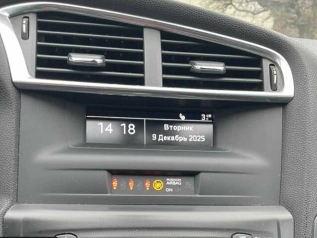 Белый Ситроен ДС, объемом двигателя 1.6 л и пробегом 97 тыс. км за 8300 $, фото 16 на Automoto.ua