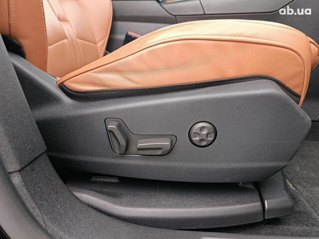 Чорний Сітроен ДС, об'ємом двигуна 1.6 л та пробігом 97 тис. км за 33600 $, фото 44 на Automoto.ua