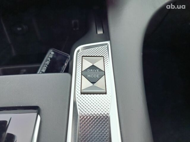 Чорний Сітроен ДС, об'ємом двигуна 1.6 л та пробігом 97 тис. км за 33600 $, фото 34 на Automoto.ua