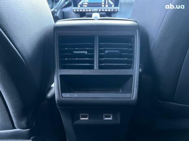 Чорний Сітроен ДС, об'ємом двигуна 2.4 л та пробігом 29 тис. км за 27940 $, фото 39 на Automoto.ua