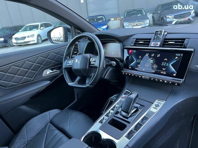 Чорний Сітроен ДС, об'ємом двигуна 2.4 л та пробігом 29 тис. км за 27940 $, фото 46 на Automoto.ua