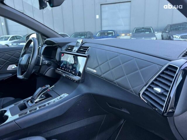 Чорний Сітроен ДС, об'ємом двигуна 2.4 л та пробігом 29 тис. км за 27940 $, фото 45 на Automoto.ua