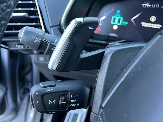 Чорний Сітроен ДС, об'ємом двигуна 2.4 л та пробігом 29 тис. км за 27940 $, фото 25 на Automoto.ua