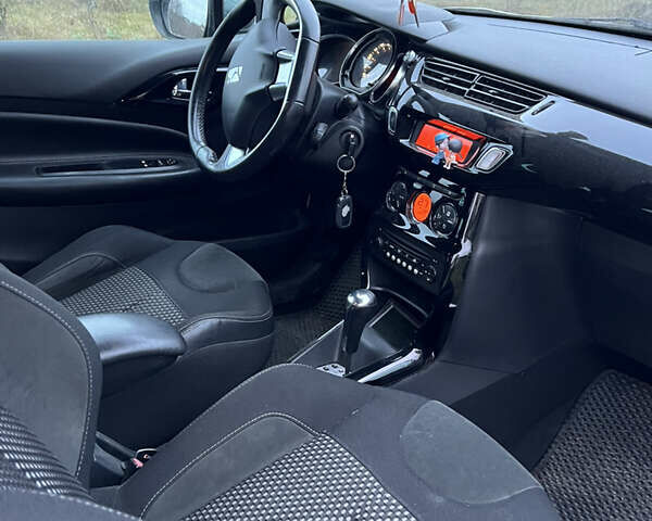 Білий Сітроен ДС3, об'ємом двигуна 1.6 л та пробігом 135 тис. км за 6500 $, фото 5 на Automoto.ua