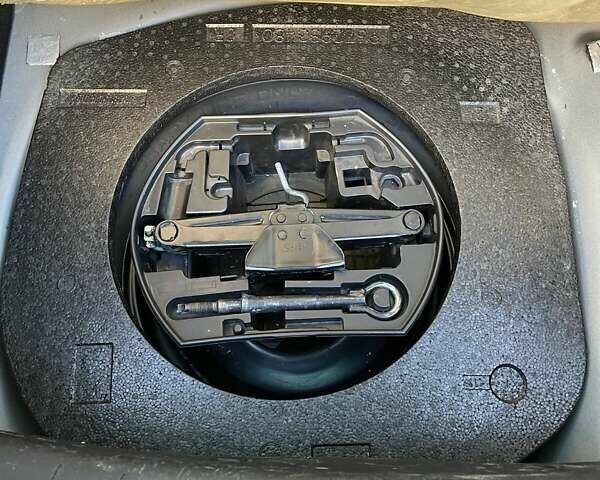 Черный Ситроен ДС3, объемом двигателя 1.6 л и пробегом 159 тыс. км за 6800 $, фото 8 на Automoto.ua
