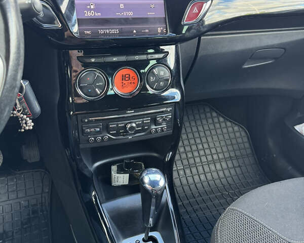 Червоний Сітроен ДС3, об'ємом двигуна 1.6 л та пробігом 130 тис. км за 7300 $, фото 7 на Automoto.ua