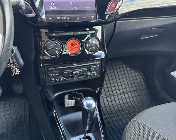 Червоний Сітроен ДС3, об'ємом двигуна 1.6 л та пробігом 130 тис. км за 6800 $, фото 5 на Automoto.ua