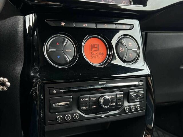 Червоний Сітроен ДС3, об'ємом двигуна 1.6 л та пробігом 131 тис. км за 7200 $, фото 16 на Automoto.ua