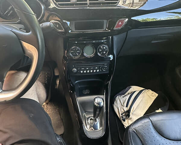 Красный Ситроен ДС3, объемом двигателя 1.6 л и пробегом 77 тыс. км за 7899 $, фото 12 на Automoto.ua