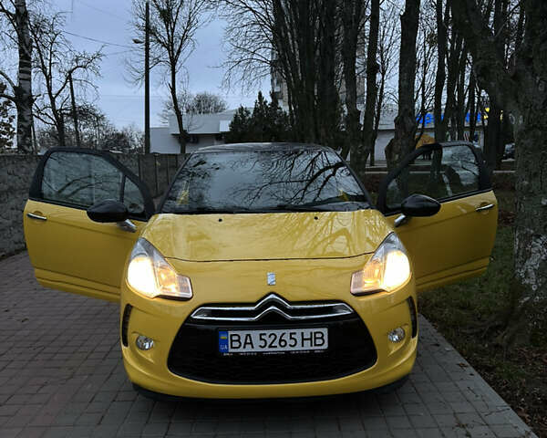 Желтый Ситроен ДС3, объемом двигателя 1.6 л и пробегом 168 тыс. км за 8000 $, фото 2 на Automoto.ua