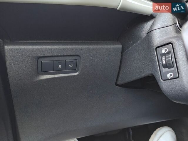 Серый Ситроен ДС3, объемом двигателя 1.56 л и пробегом 141 тыс. км за 8000 $, фото 12 на Automoto.ua