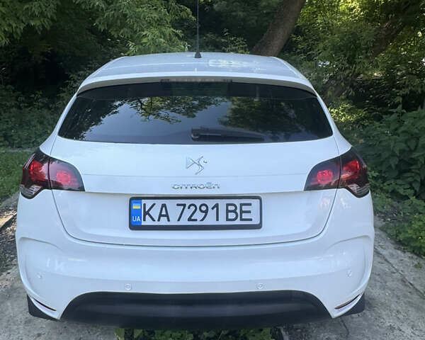 Білий Сітроен ДС4, об'ємом двигуна 1.56 л та пробігом 214 тис. км за 8600 $, фото 5 на Automoto.ua