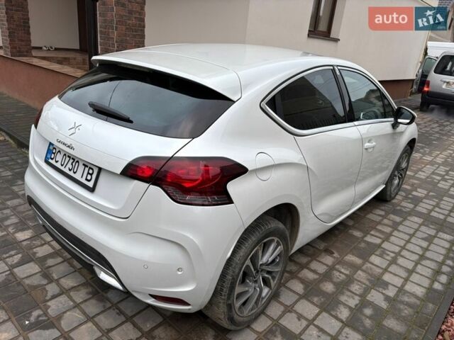 Белый Ситроен ДС4, объемом двигателя 1.6 л и пробегом 255 тыс. км за 7650 $, фото 3 на Automoto.ua