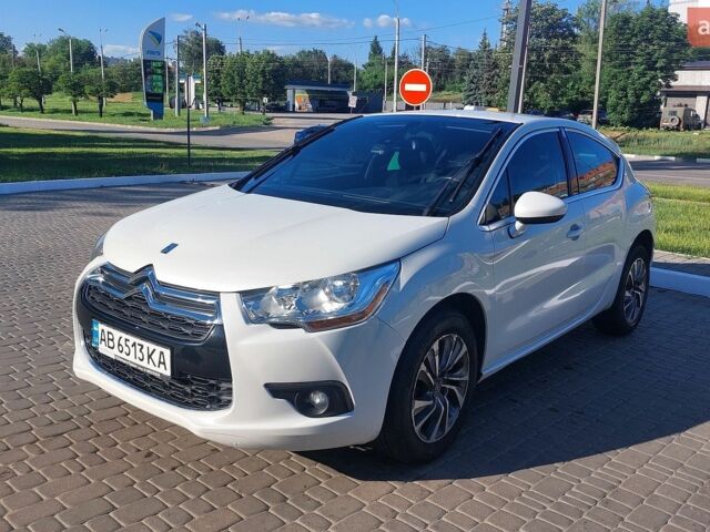 Белый Ситроен ДС4, объемом двигателя 1.56 л и пробегом 208 тыс. км за 7500 $, фото 1 на Automoto.ua