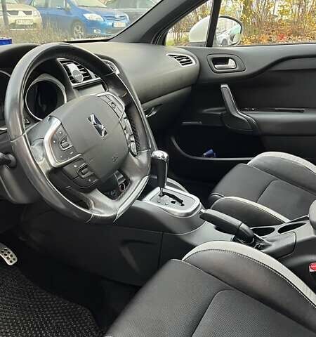 Білий Сітроен ДС4, об'ємом двигуна 1.6 л та пробігом 135 тис. км за 8900 $, фото 8 на Automoto.ua