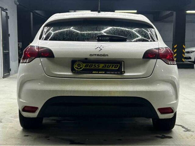 Белый Ситроен ДС4, объемом двигателя 0 л и пробегом 220 тыс. км за 7200 $, фото 4 на Automoto.ua