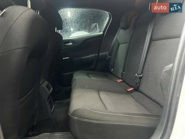 Белый Ситроен ДС4, объемом двигателя 1.6 л и пробегом 220 тыс. км за 6700 $, фото 10 на Automoto.ua