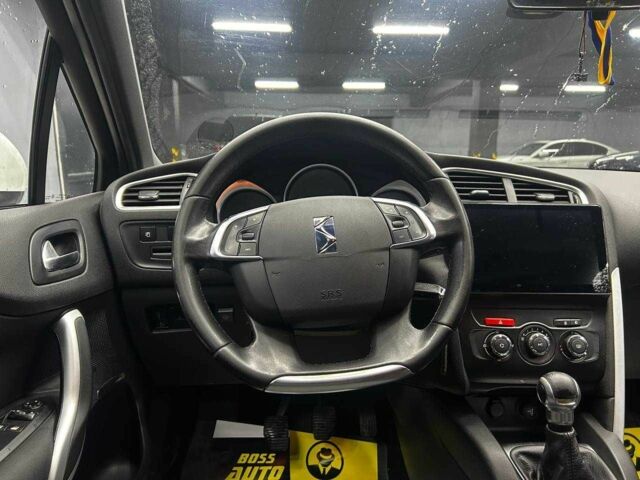 Белый Ситроен ДС4, объемом двигателя 0 л и пробегом 220 тыс. км за 7200 $, фото 12 на Automoto.ua