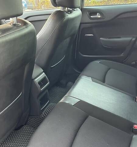 Білий Сітроен ДС4, об'ємом двигуна 1.6 л та пробігом 135 тис. км за 8900 $, фото 11 на Automoto.ua