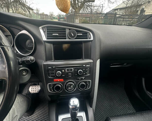 Білий Сітроен ДС4, об'ємом двигуна 1.6 л та пробігом 105 тис. км за 10500 $, фото 10 на Automoto.ua