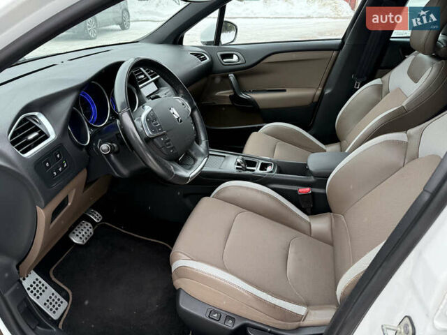 Білий Сітроен ДС4, об'ємом двигуна 1.6 л та пробігом 198 тис. км за 9150 $, фото 40 на Automoto.ua