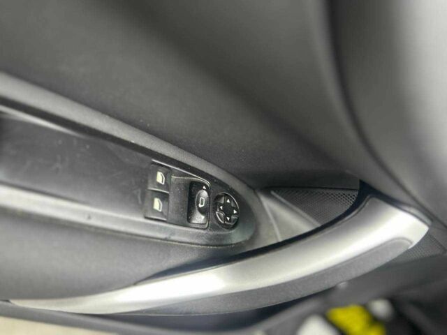 Белый Ситроен ДС4, объемом двигателя 0 л и пробегом 220 тыс. км за 7200 $, фото 6 на Automoto.ua