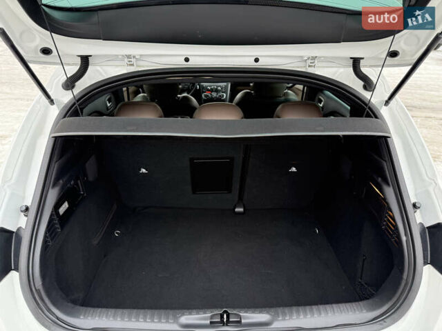 Білий Сітроен ДС4, об'ємом двигуна 1.6 л та пробігом 198 тис. км за 9150 $, фото 96 на Automoto.ua