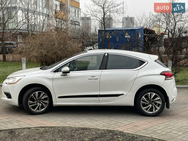 Белый Ситроен ДС4, объемом двигателя 1.6 л и пробегом 96 тыс. км за 8300 $, фото 7 на Automoto.ua