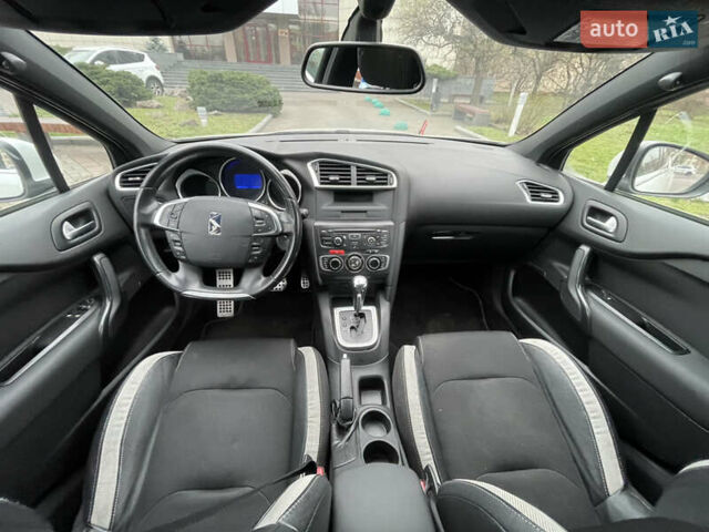 Белый Ситроен ДС4, объемом двигателя 1.6 л и пробегом 96 тыс. км за 8300 $, фото 9 на Automoto.ua