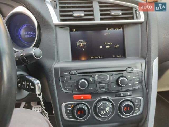 Белый Ситроен ДС4, объемом двигателя 1.6 л и пробегом 160 тыс. км за 10499 $, фото 18 на Automoto.ua