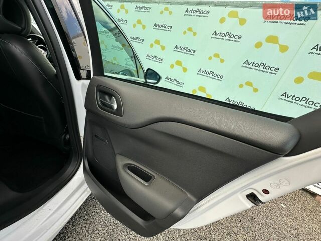 Білий Сітроен ДС4, об'ємом двигуна 1.6 л та пробігом 127 тис. км за 9950 $, фото 57 на Automoto.ua
