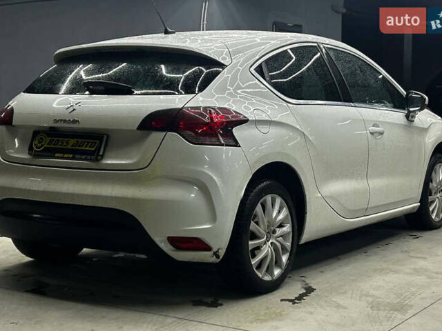 Білий Сітроен ДС4, об'ємом двигуна 1.6 л та пробігом 220 тис. км за 7200 $, фото 5 на Automoto.ua