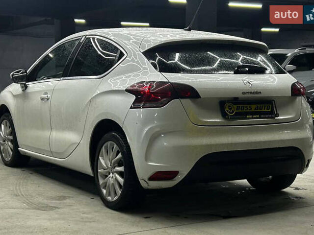 Білий Сітроен ДС4, об'ємом двигуна 1.6 л та пробігом 220 тис. км за 7200 $, фото 3 на Automoto.ua