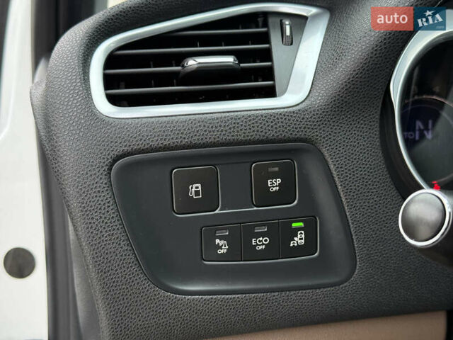 Білий Сітроен ДС4, об'ємом двигуна 1.6 л та пробігом 198 тис. км за 9150 $, фото 53 на Automoto.ua