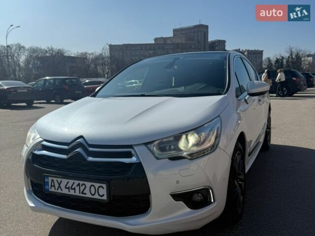 Білий Сітроен ДС4, об'ємом двигуна 1.6 л та пробігом 236 тис. км за 8499 $, фото 10 на Automoto.ua