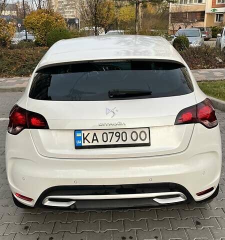 Білий Сітроен ДС4, об'ємом двигуна 1.6 л та пробігом 135 тис. км за 8900 $, фото 1 на Automoto.ua