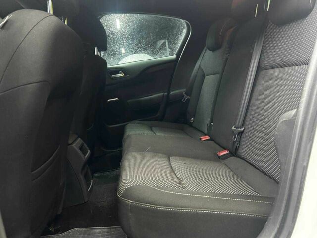 Белый Ситроен ДС4, объемом двигателя 0 л и пробегом 220 тыс. км за 7200 $, фото 10 на Automoto.ua