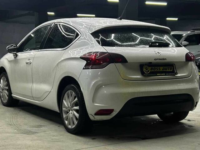 Белый Ситроен ДС4, объемом двигателя 0 л и пробегом 220 тыс. км за 7200 $, фото 3 на Automoto.ua